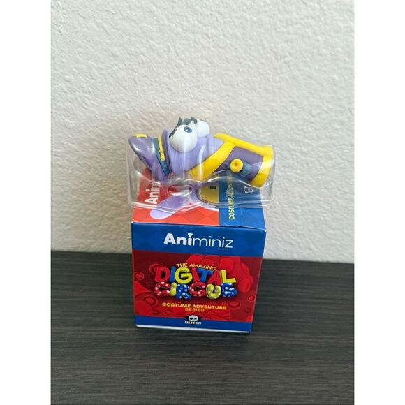 The Amazing Digital Circus Animiniz Costume Adventure Series Figure - Kinger - Picture 5 of 5